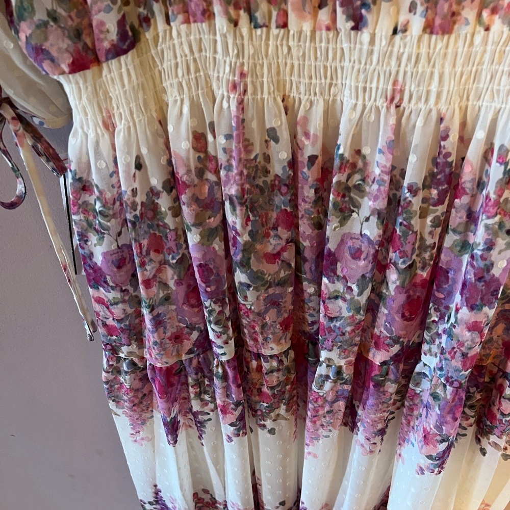 Gorgeous floral maxi dress by Taylor. New With Tags, absolutely beautiful! - Picture 10 of 11